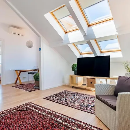 Апартаменты Costa Do Castelo Sky Views *