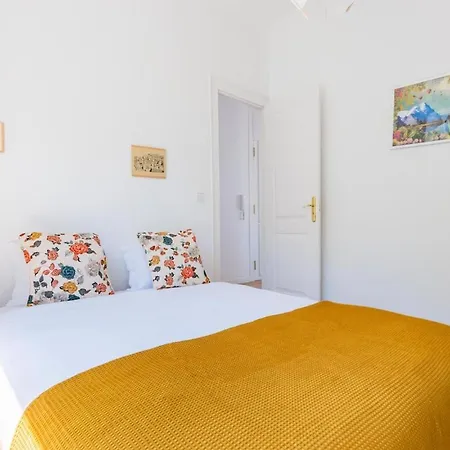 Costa Do Castelo Sky Views * Лиссабон