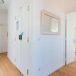 Апартаменты Costa Do Castelo Sky Views *